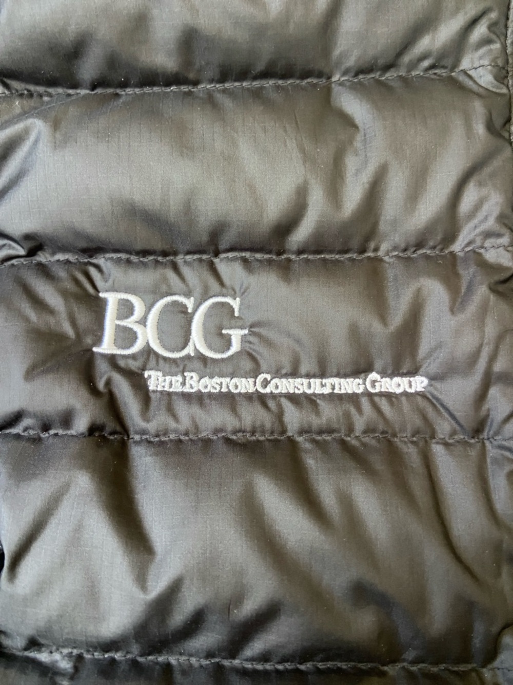 Patagonia Women’s Black Quilted Down Vest with BCG Embroidery NWOT - Picture 5 of 7
